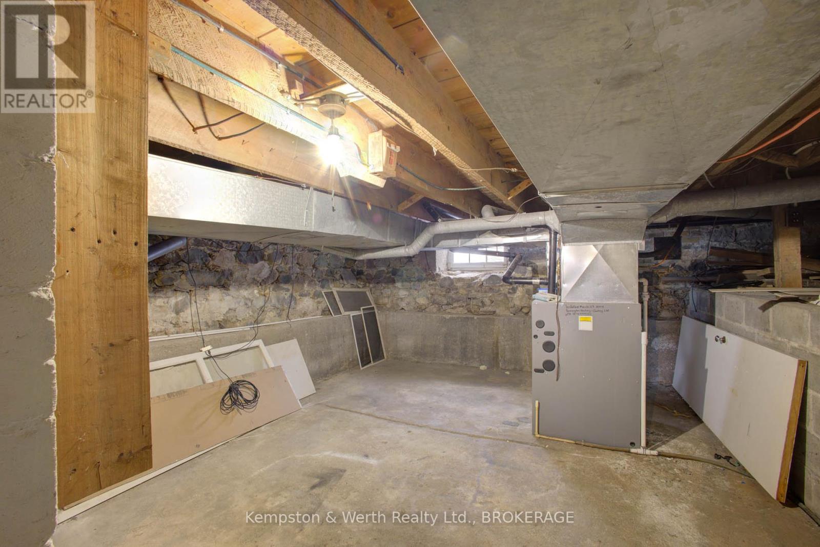 34 Queen Street W, Huron East (Brussels), Ontario  N0G 1H0 - Photo 30 - X11931400