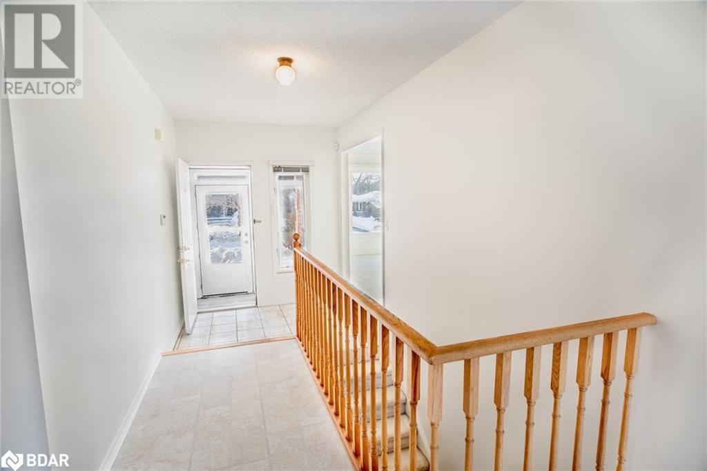 17 Mayfair Drive, Barrie, Ontario  L4N 6Y7 - Photo 5 - 40701627
