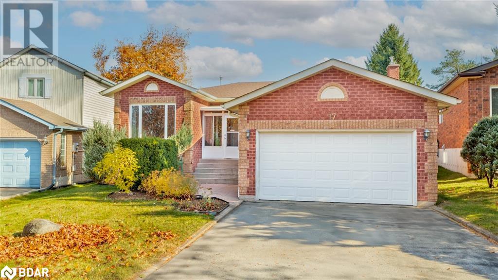17 Mayfair Drive, Barrie, Ontario  L4N 6Y7 - Photo 1 - 40701627