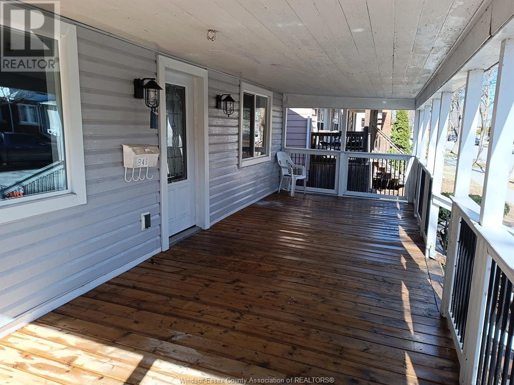 Property at 845 JOS JANISSE image 3