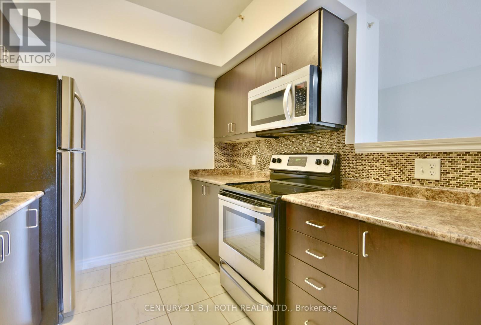 Property at 205 - 39 FERNDALE DRIVE S image 4