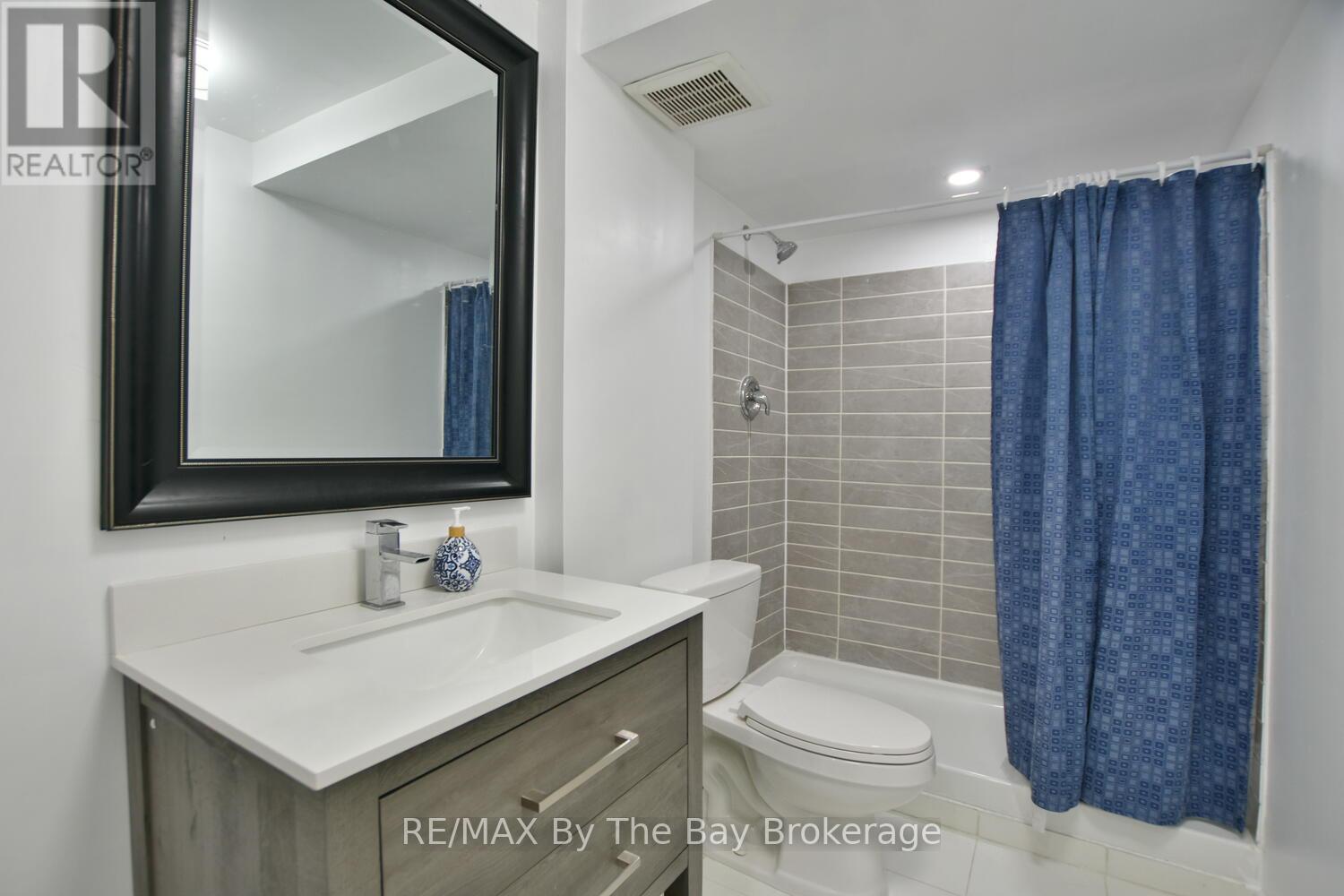 52 Pearl Street, Wasaga Beach, Ontario  L9Z 0G8 - Photo 32 - S12019668