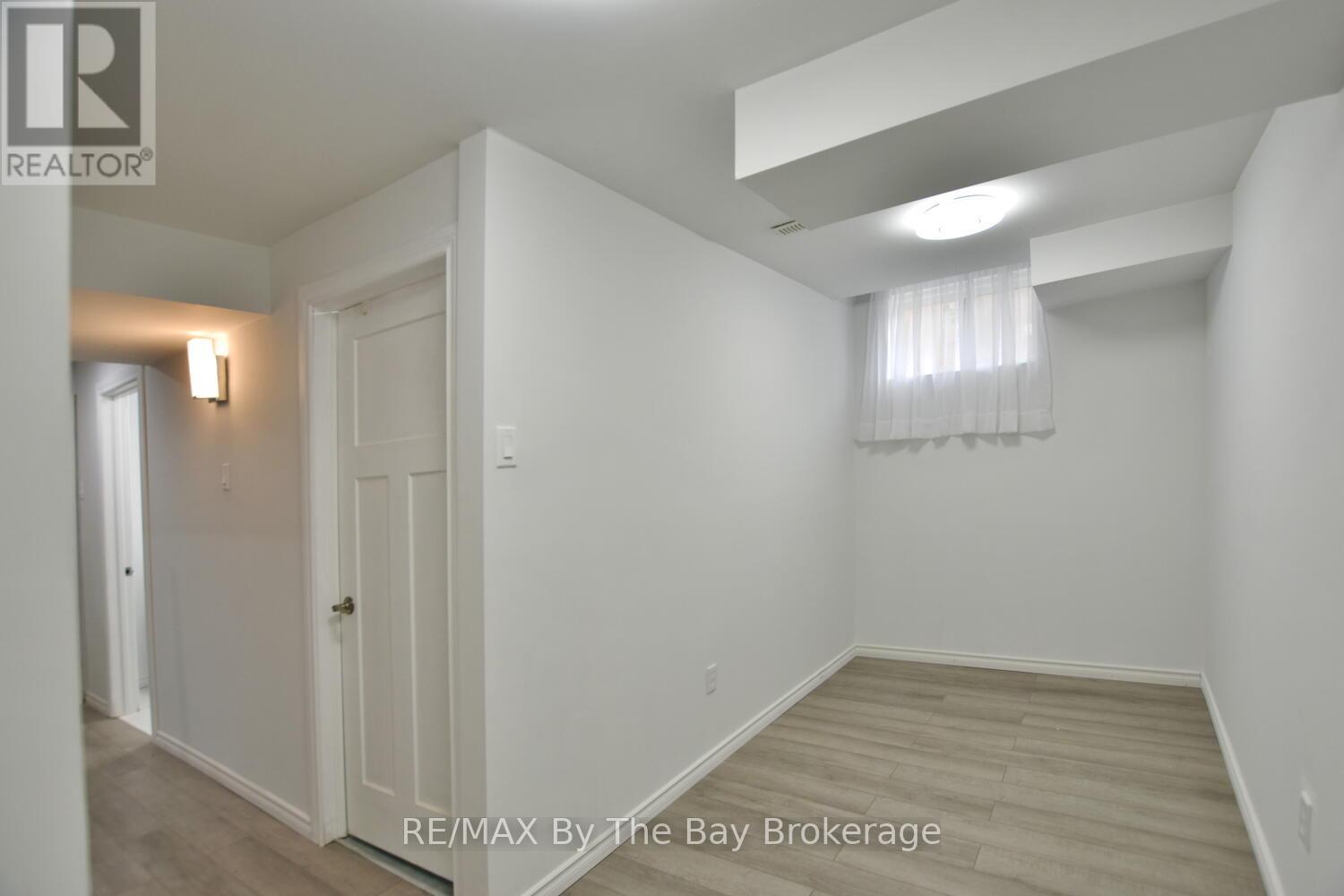 52 Pearl Street, Wasaga Beach, Ontario  L9Z 0G8 - Photo 35 - S12019668