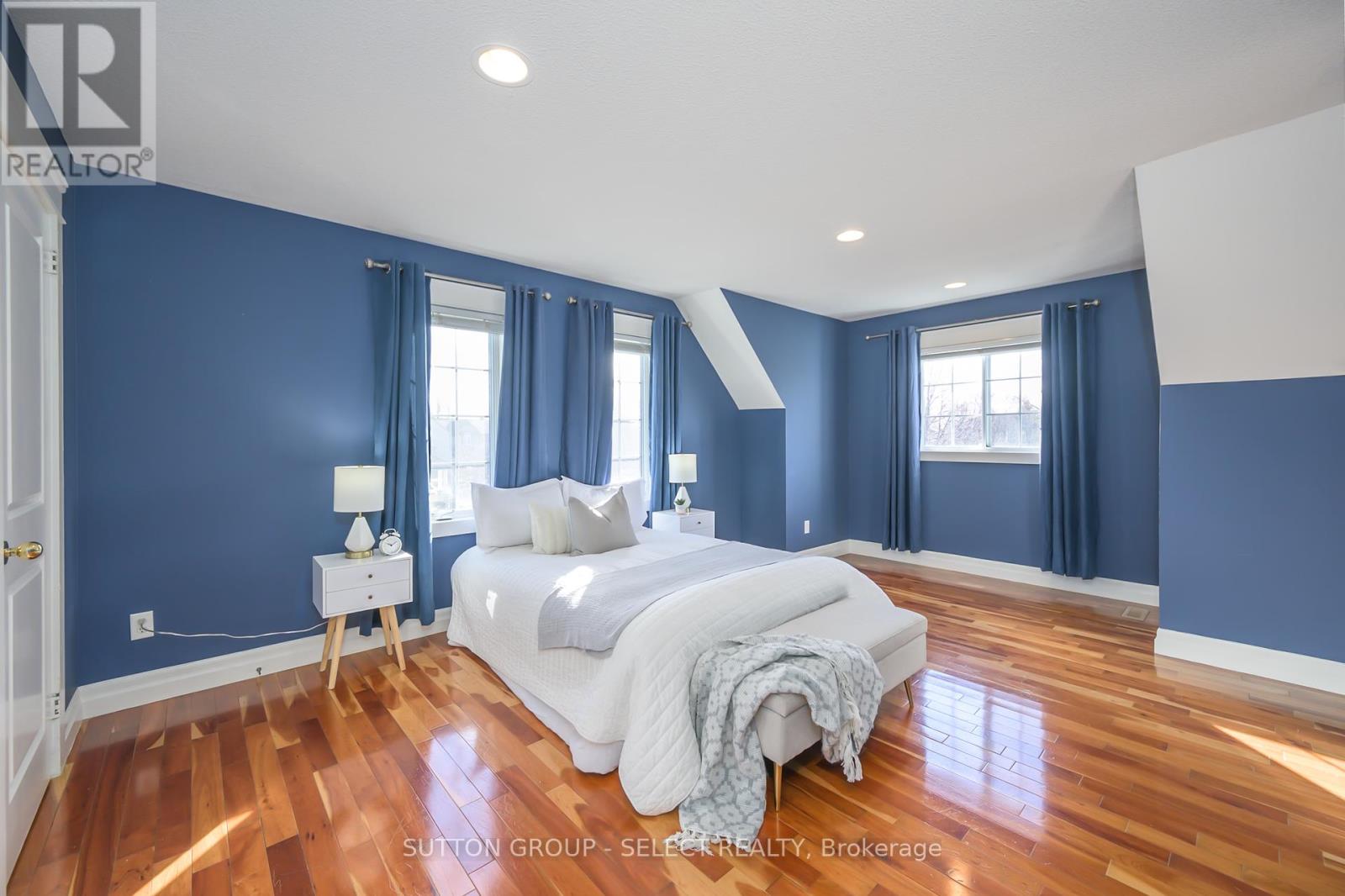 Photo 33 of 39 for 6 Oakmont Gardens
