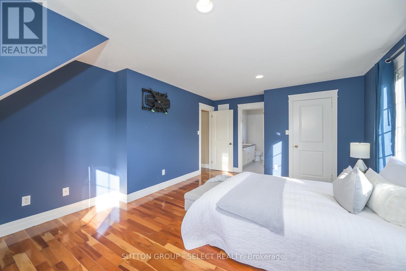 Photo 34 of 39 for 6 Oakmont Gardens