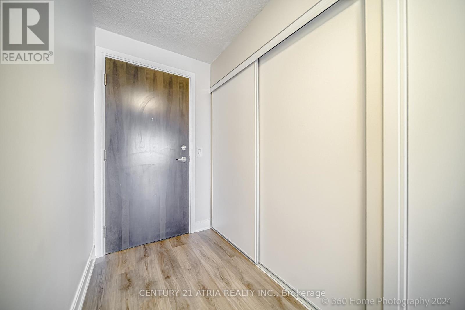 2015 - 135 Village Green Square, Toronto, Ontario  M1S 0G4 - Photo 3 - E12025298