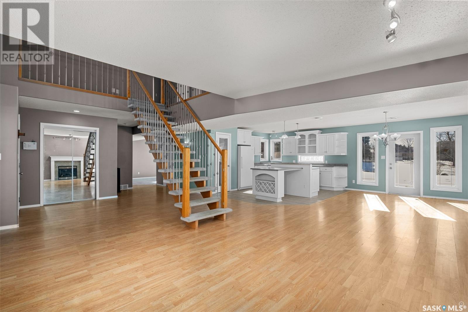 Property at 28 Telfer BAY image 5