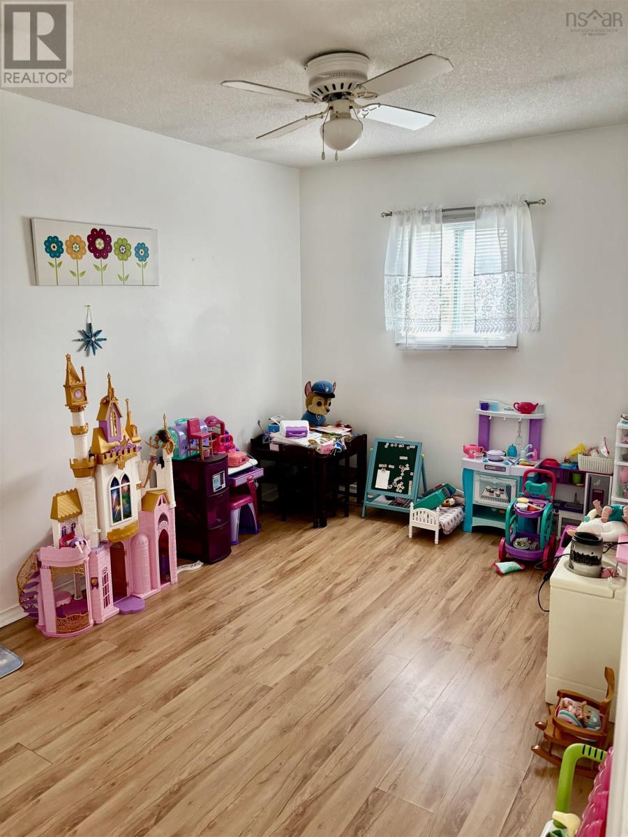 177 Lamond Street, Sydney Mines, Nova Scotia  B1V 1W1 - Photo 9 - 202505155