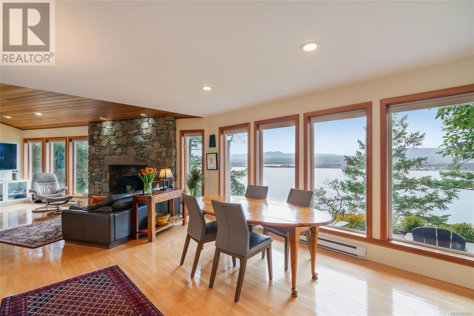 Property at 975 Canso Rd image 1