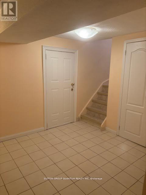 61 Forest Avenue, Mississauga (Port Credit), Ontario  L5G 1L3 - Photo 11 - W12025350