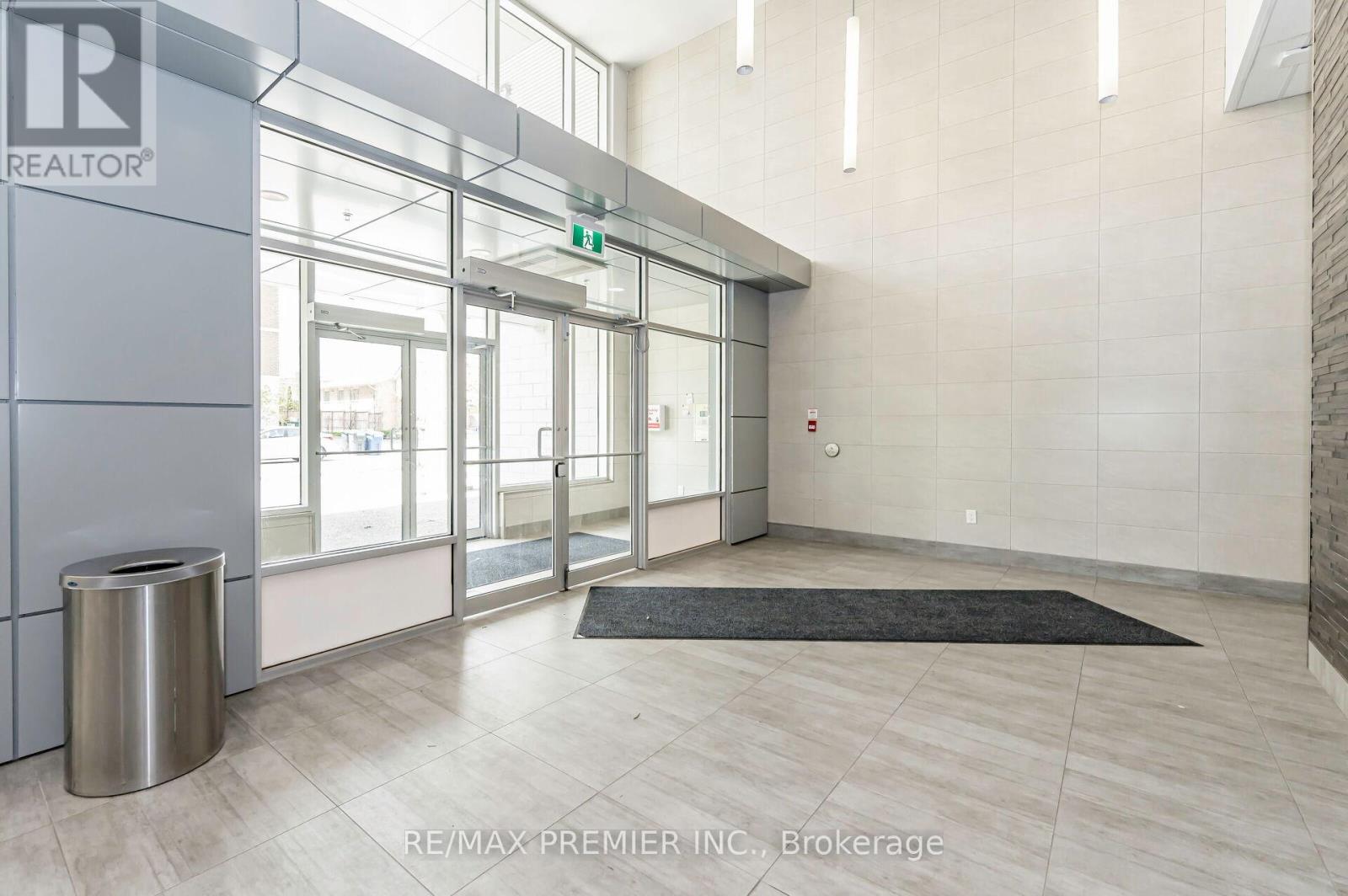 202 - 318 Spruce Street, Waterloo, Ontario  N2L 0E9 - Photo 4 - X12025365