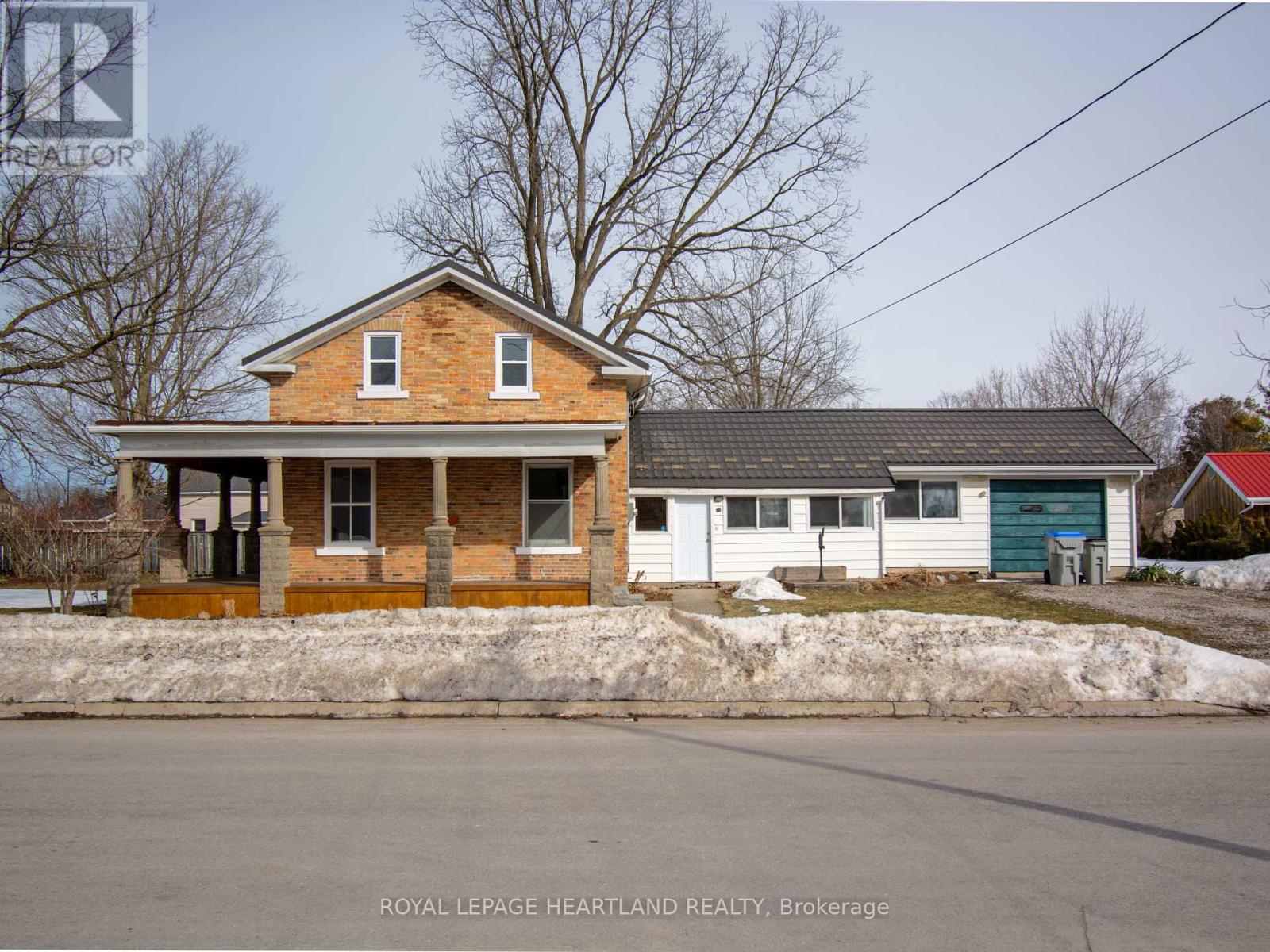 Property at 18 SIMCOE STREET image 5