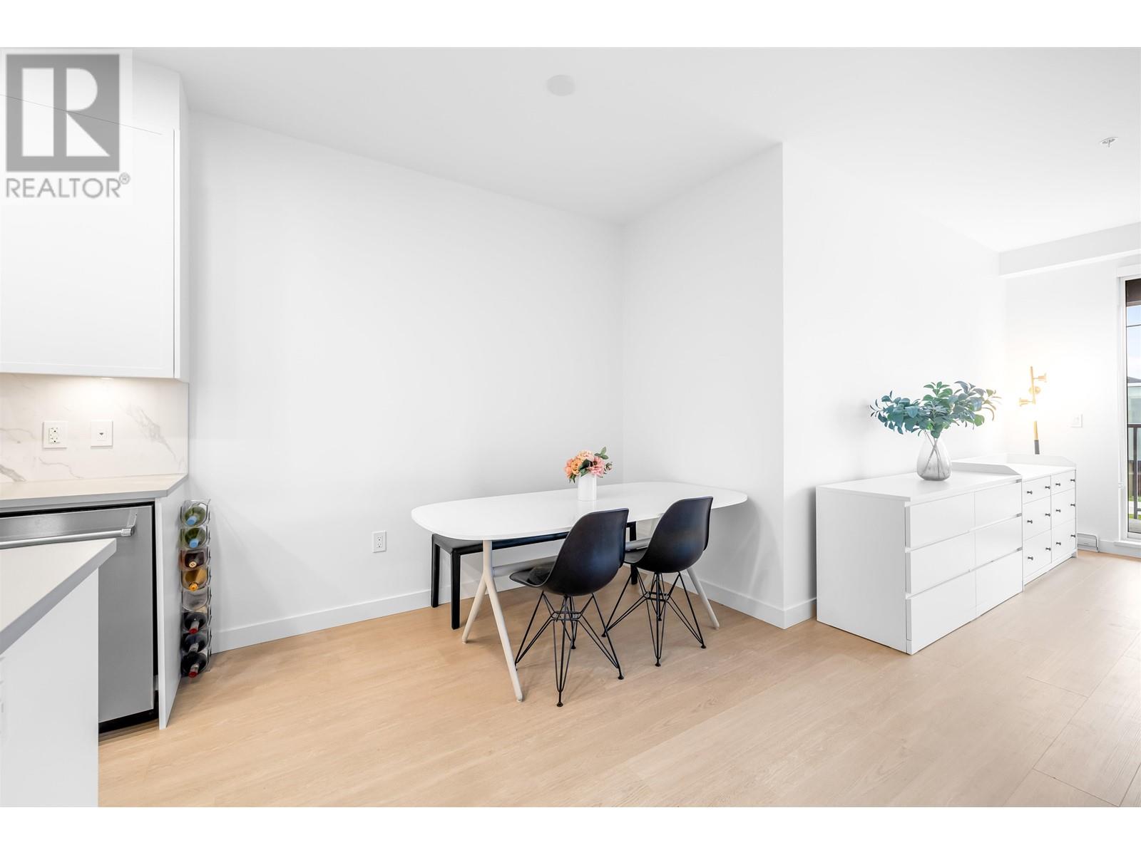 203 7788 18th Street, Burnaby, British Columbia  V3N 0J3 - Photo 8 - R2978572