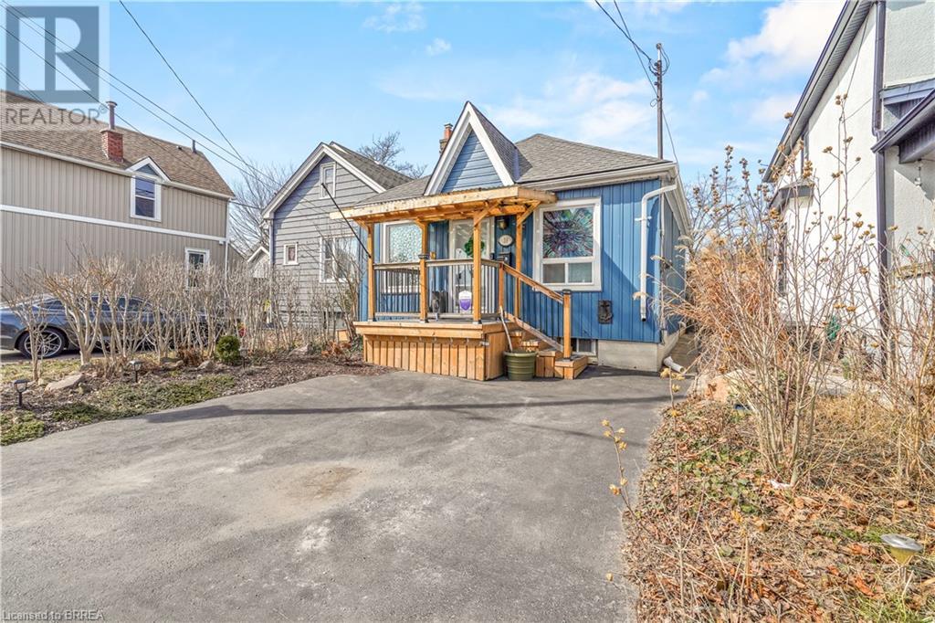 Property at 59 EAST BEND Avenue N image 2