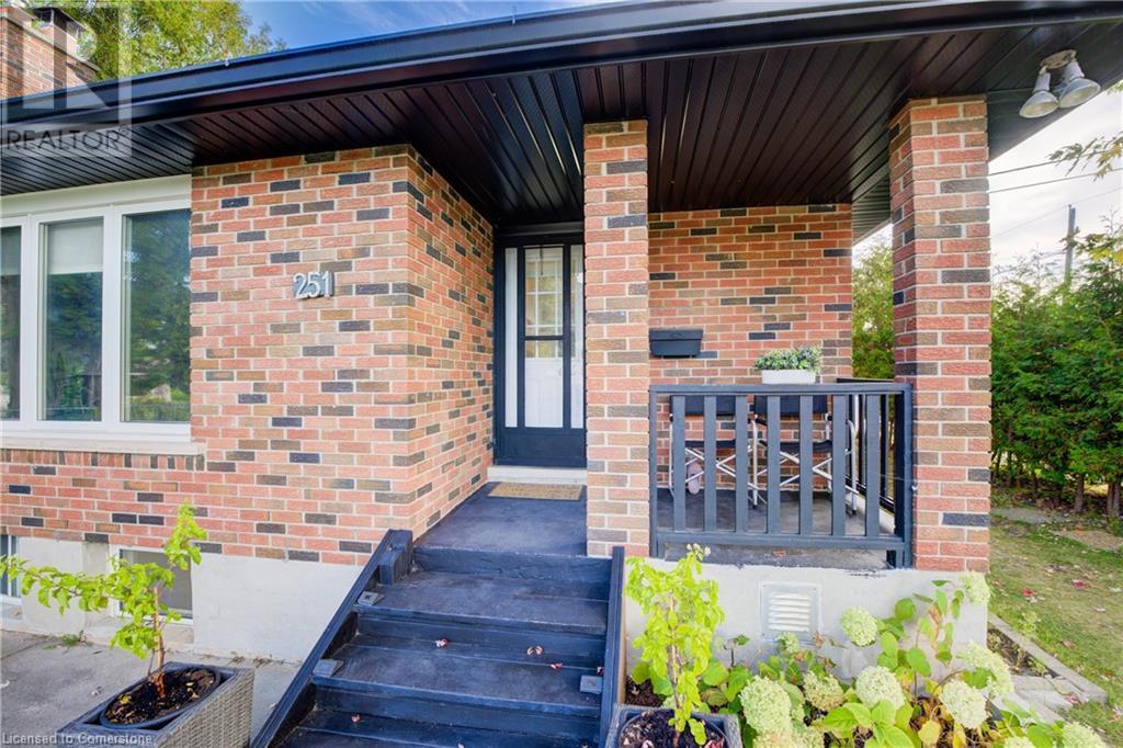 Property at 251 METCALFE Street image 3