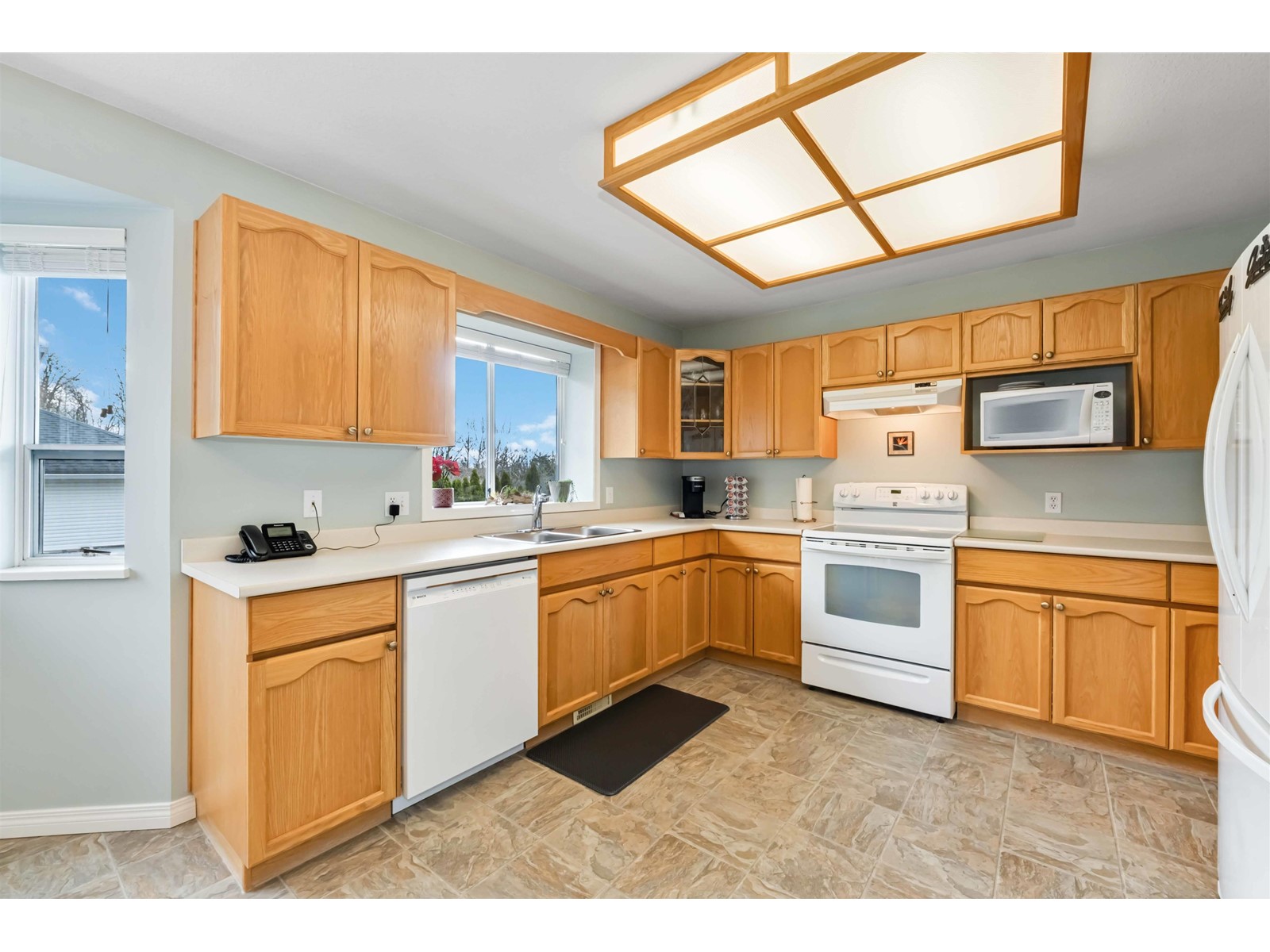 3028 Southern Place, Abbotsford, British Columbia  V2T 5H7 - Photo 10 - R2978303