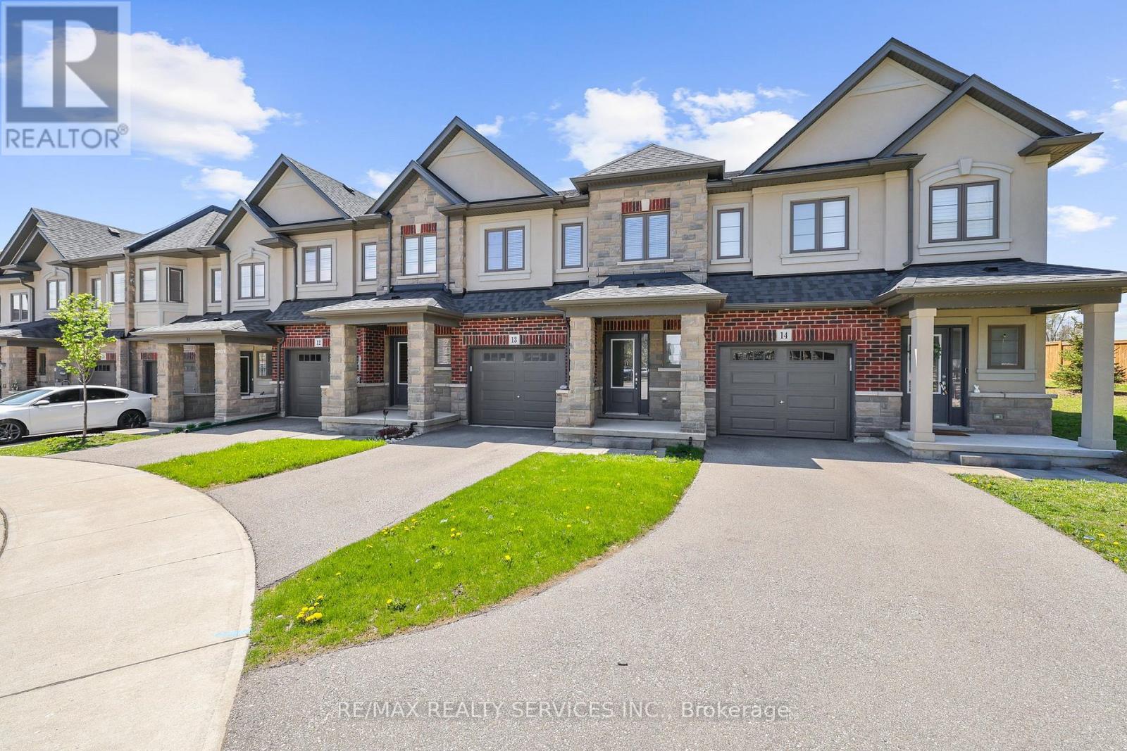 Property at 13 - 324 EQUESTRIAN WAY image 1