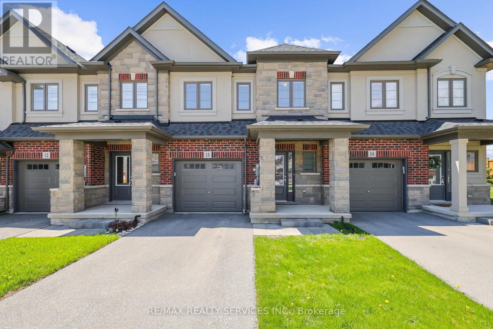 Property at 13 - 324 EQUESTRIAN WAY image 2