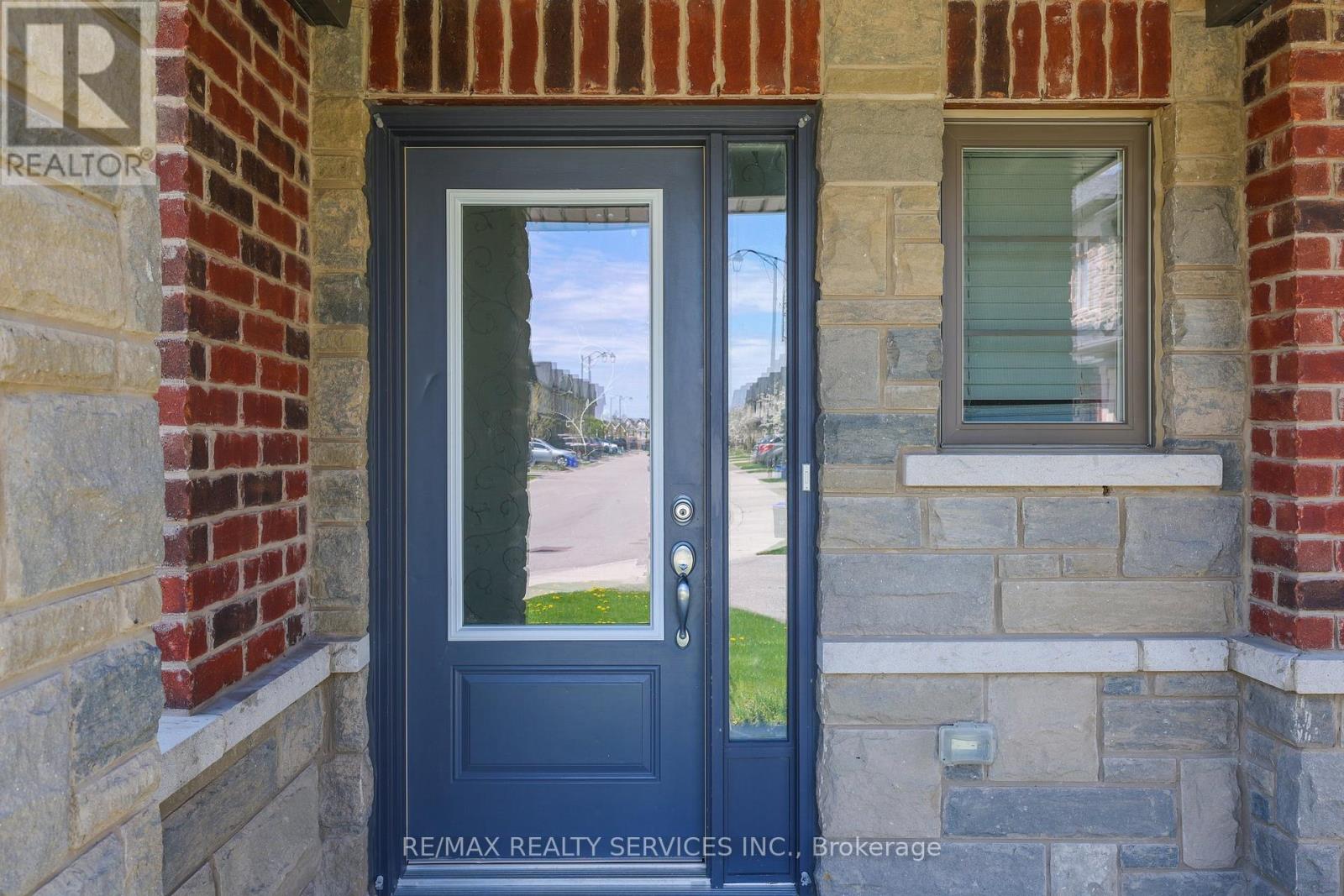 Property at 13 - 324 EQUESTRIAN WAY image 3