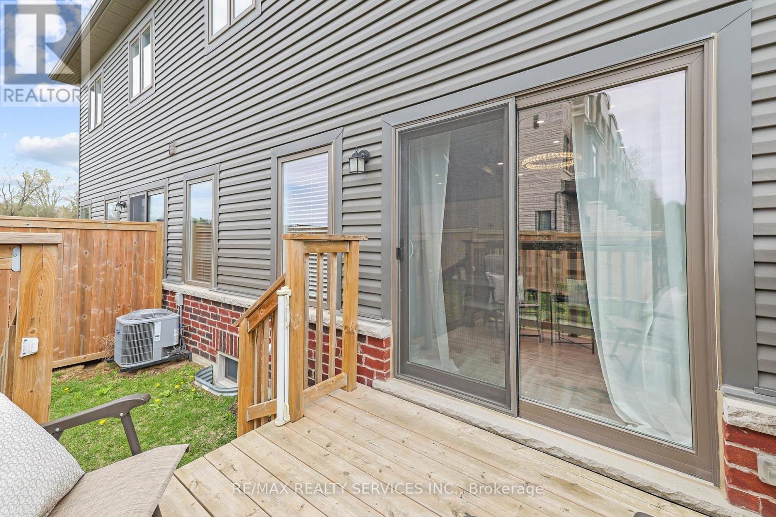 13 - 324 Equestrian Way, Cambridge, Ontario  N3E 0E2 - Photo 37 - X12025553