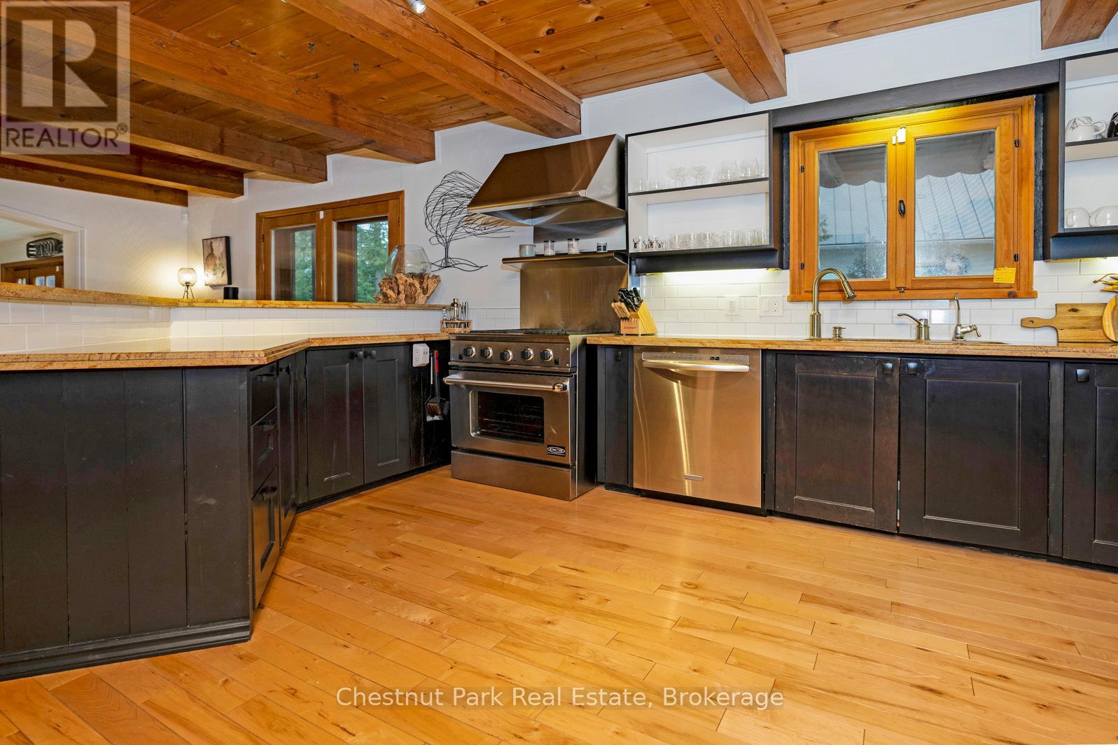 63 Slalom Gate Road, Collingwood, Ontario  L9Y 5B1 - Photo 8 - S12025632