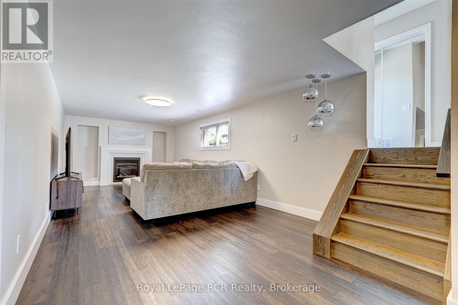 245 George Crescent, Lakeshore, Ontario  N0R 1A0 - Photo 31 - X12025717