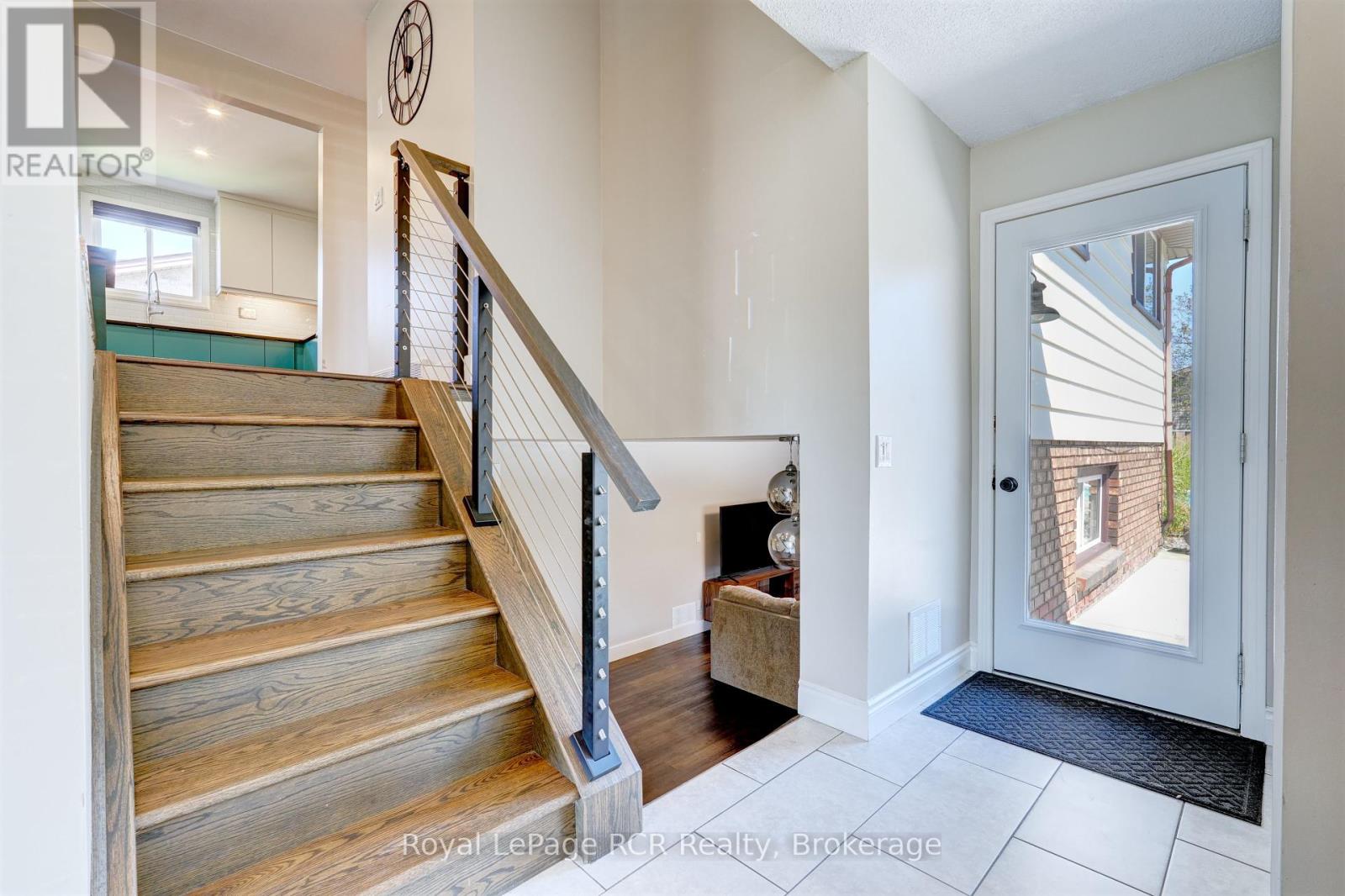 245 George Crescent, Lakeshore, Ontario  N0R 1A0 - Photo 7 - X12025717