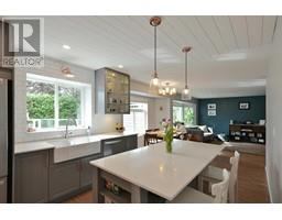 5460 CARNABY PLACE, Sechelt, British Columbia