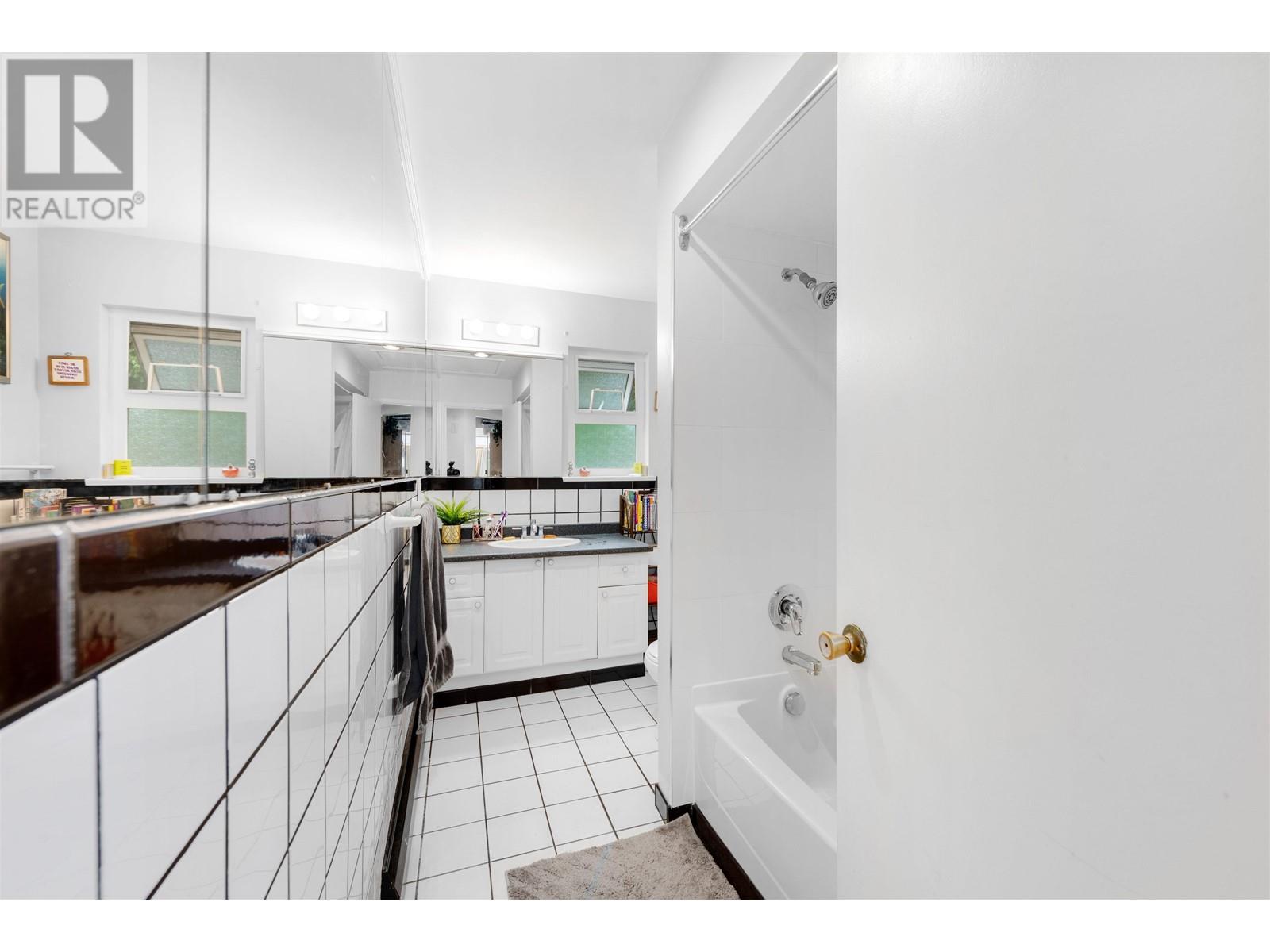 1190 E 15th Street, North Vancouver, British Columbia  V7J 1K7 - Photo 7 - R2979000