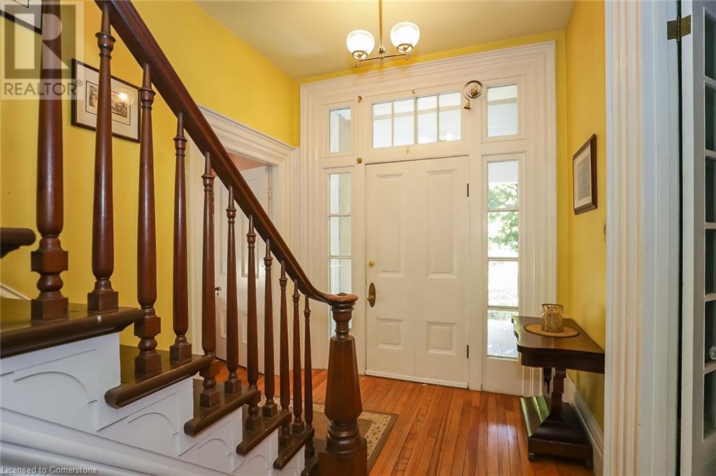 Property at 262 MAIN Street W image 4