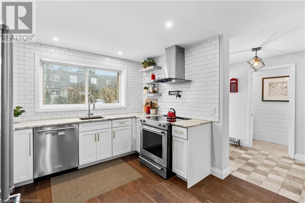 Property at 684 DYNES Road Unit# 5 image 5