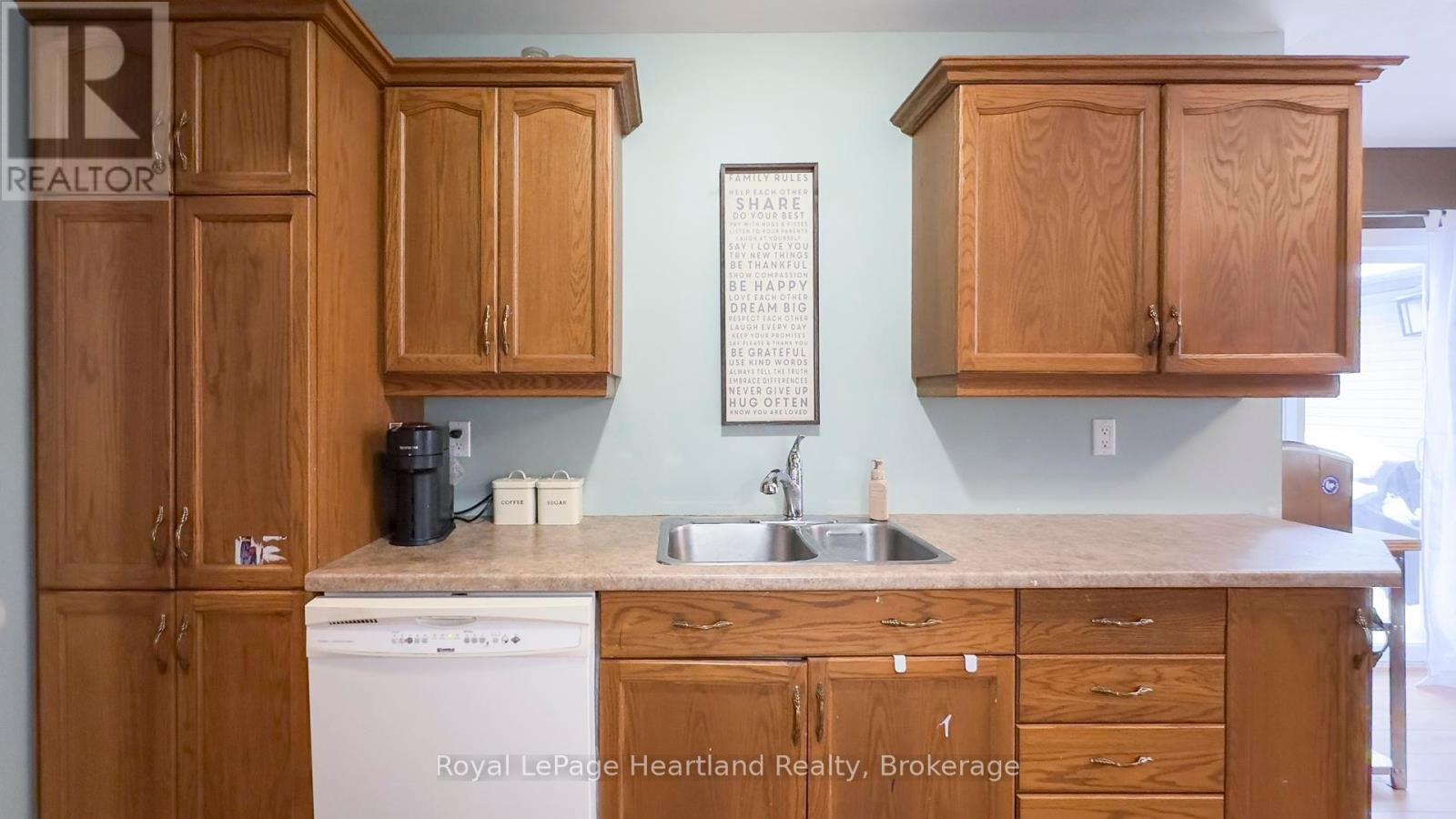 223 Bennett Street E, Goderich, Ontario  N7A 1A8 - Photo 8 - X11957276