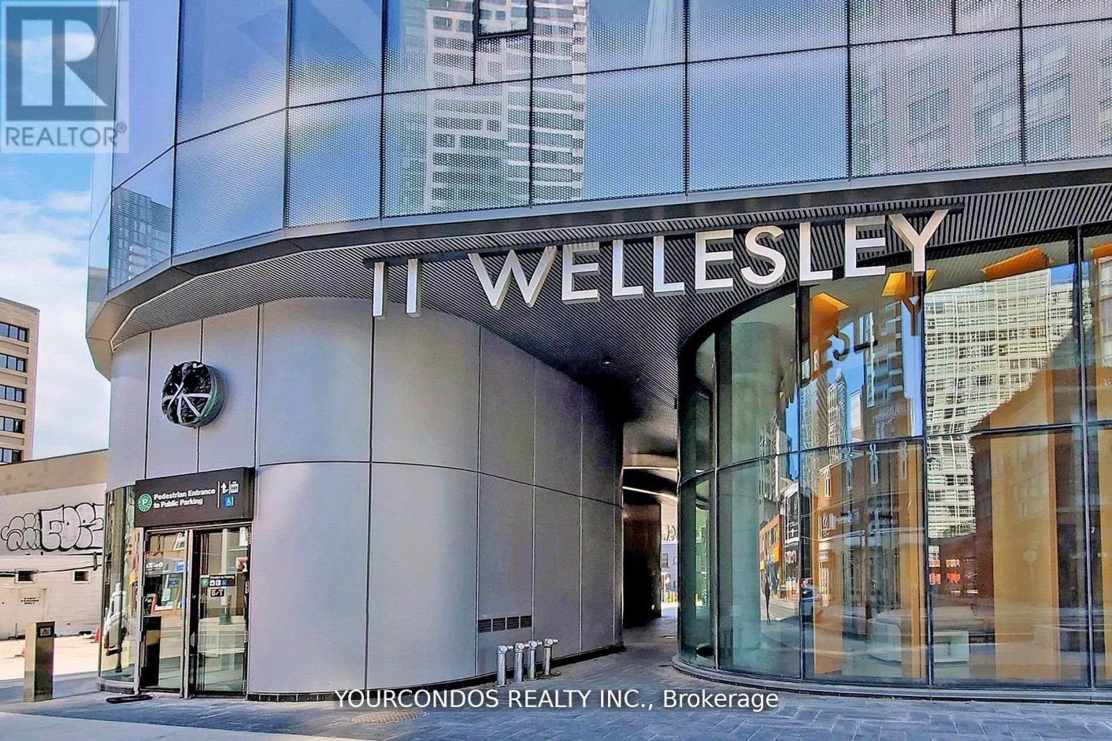 912 - 11 WELLESLEY STREET W, Toronto, Ontario