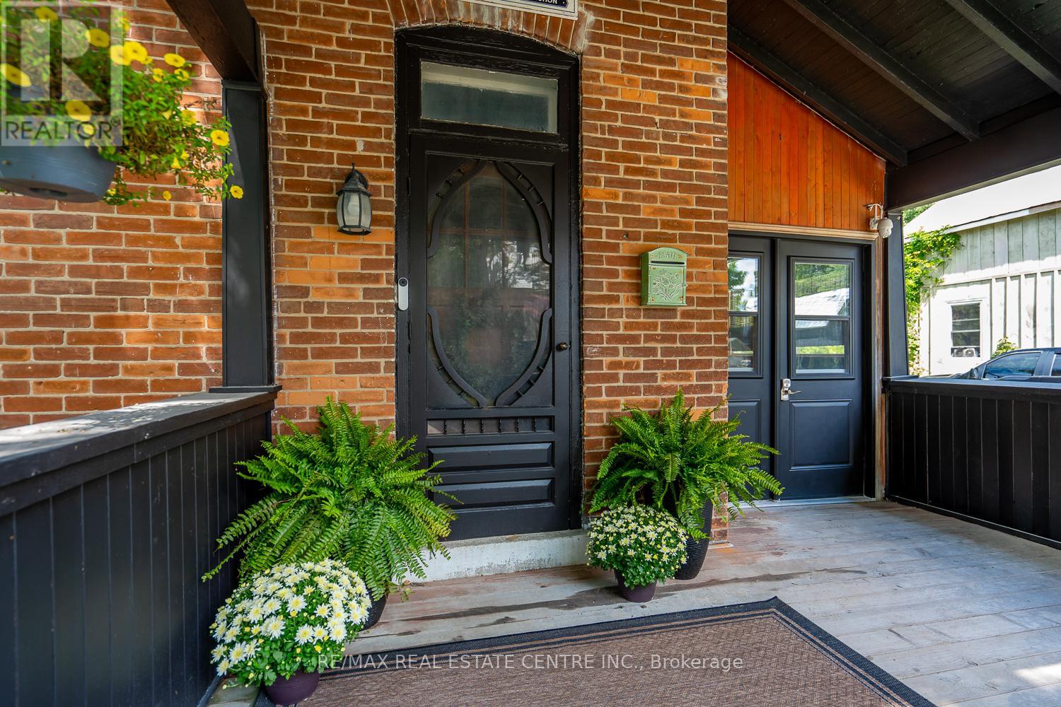 Property at 228 ANDREW STREET image 3