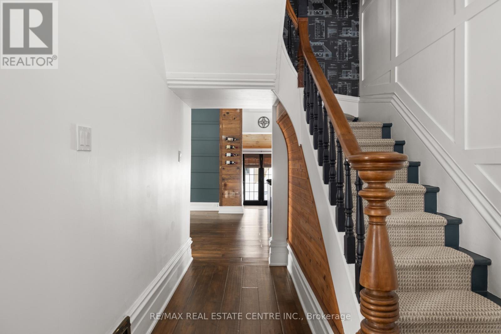 Property at 228 ANDREW STREET image 4