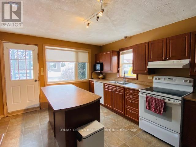 530 Tremblay Street W, Hearst, Ontario  P0L 1N0 - Photo 10 - T12025850