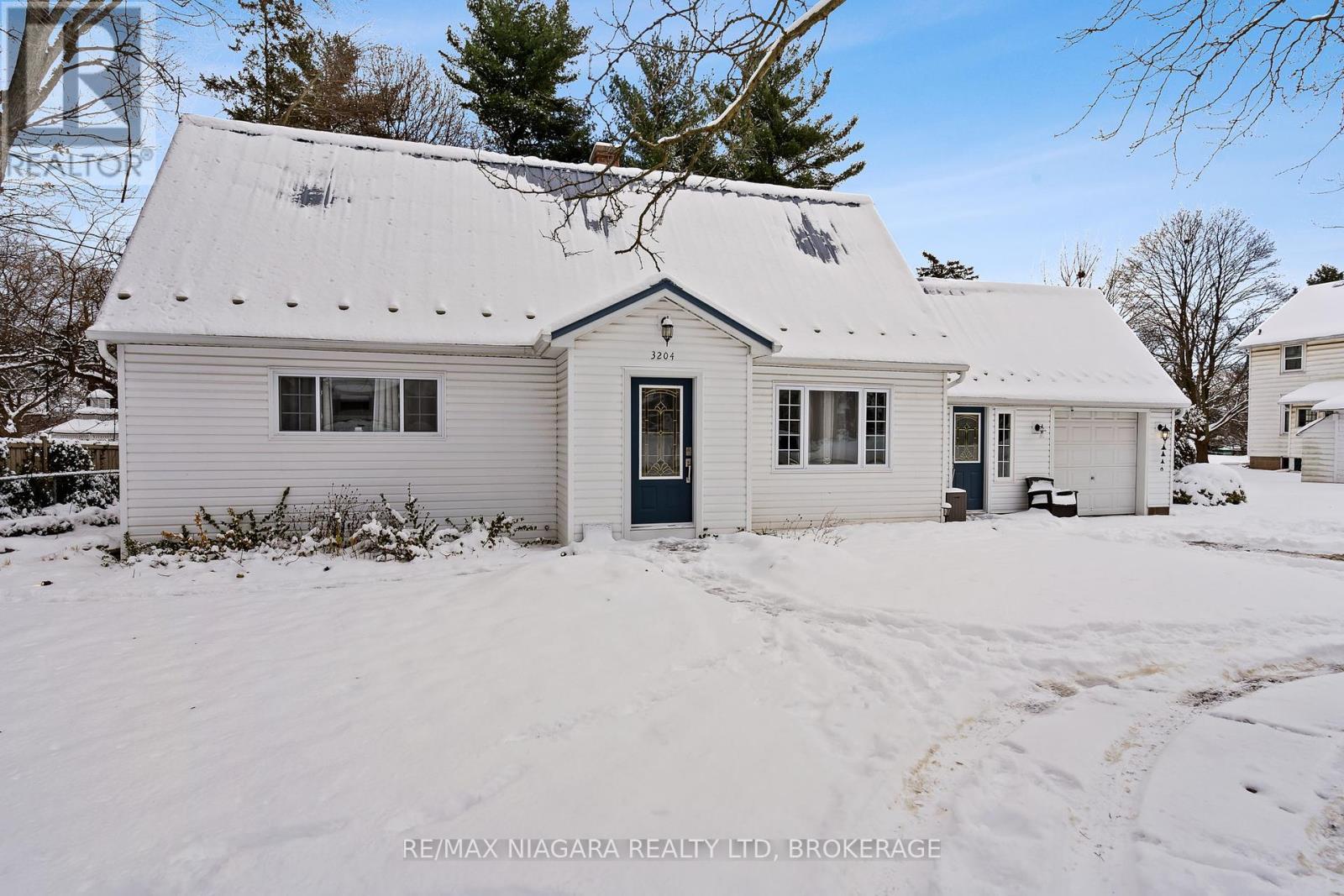 Property at 3204 SAINT PAUL AVENUE image 3