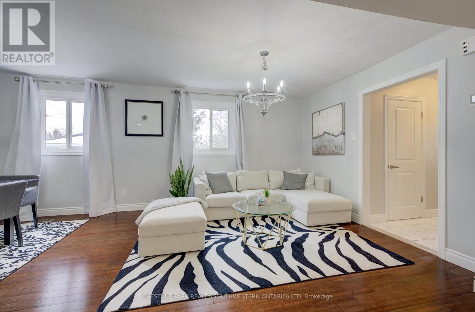 Property at 251 METCALFE STREET image 4