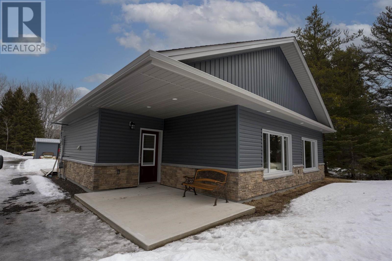 76 Hill St, Kakabeka Falls, Ontario  P0T 1W0 - Photo 2 - TB250482