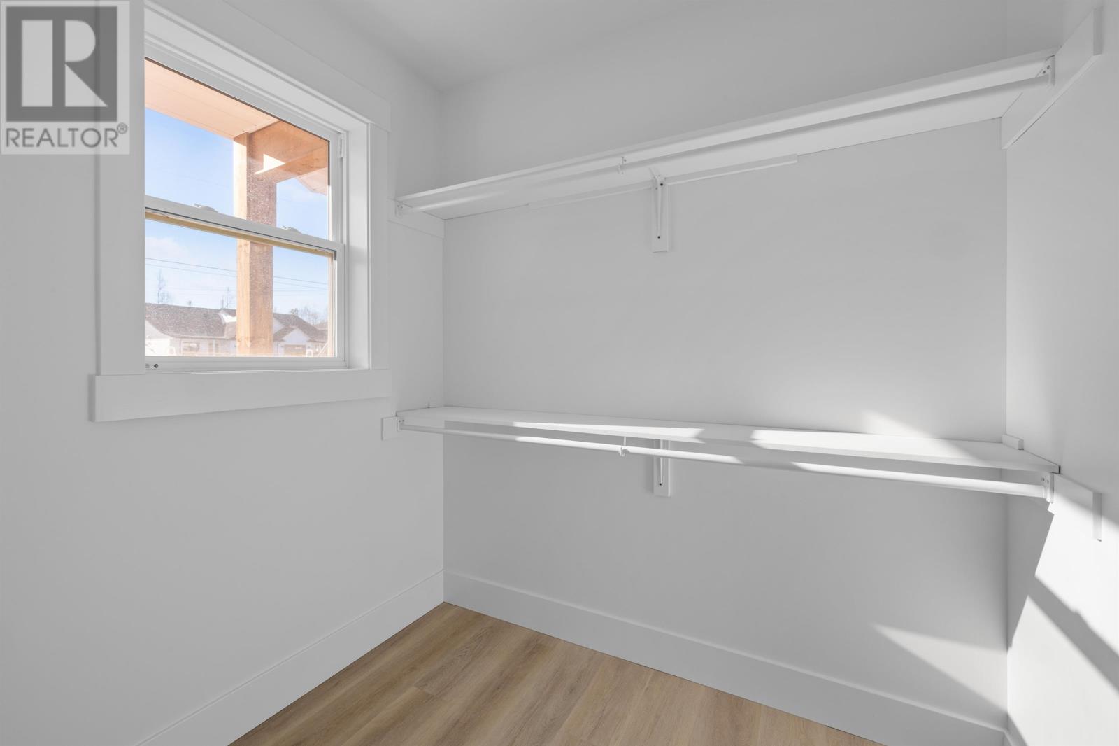 Property at 29 Balderston Court image 4