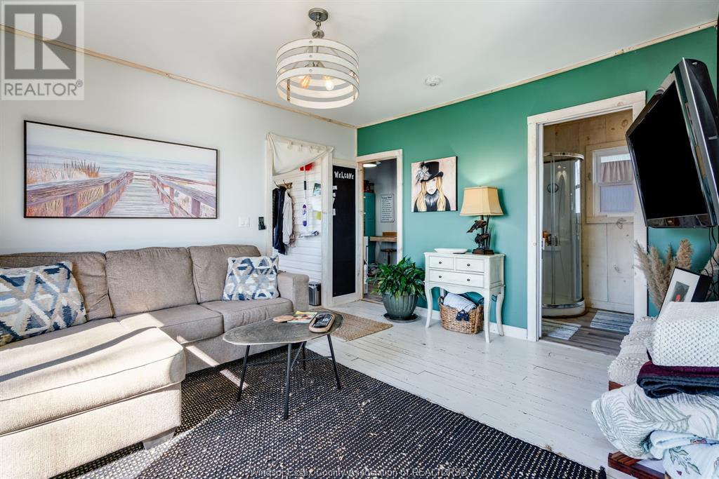 Property at 121 Park STREET image 5