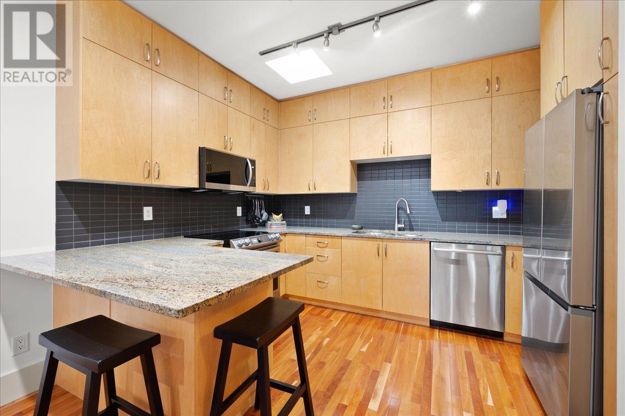 696 W 16th Avenue, Vancouver, British Columbia  V5Z 1S6 - Photo 8 - R2977735