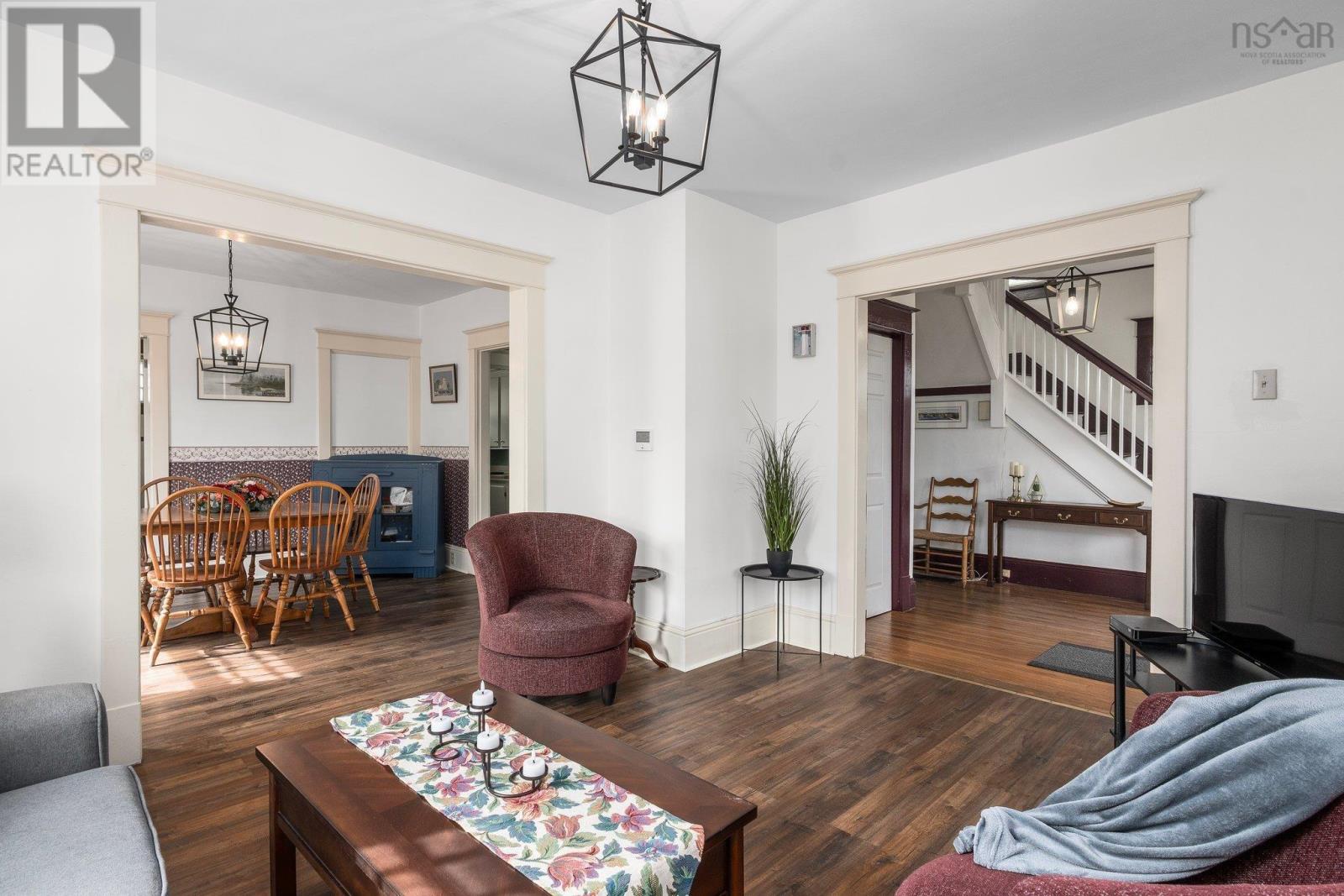 12 Prince Street, Bridgewater, Nova Scotia  B4V 1C6 - Photo 13 - 202505171