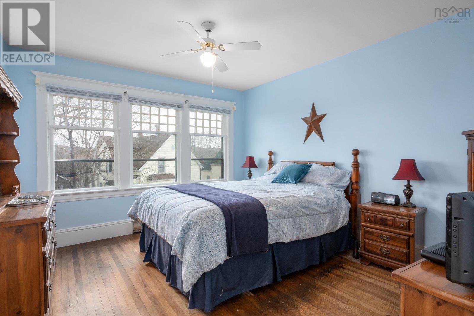 12 Prince Street, Bridgewater, Nova Scotia  B4V 1C6 - Photo 16 - 202505171