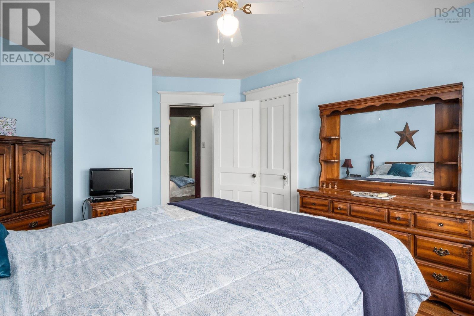 12 Prince Street, Bridgewater, Nova Scotia  B4V 1C6 - Photo 17 - 202505171