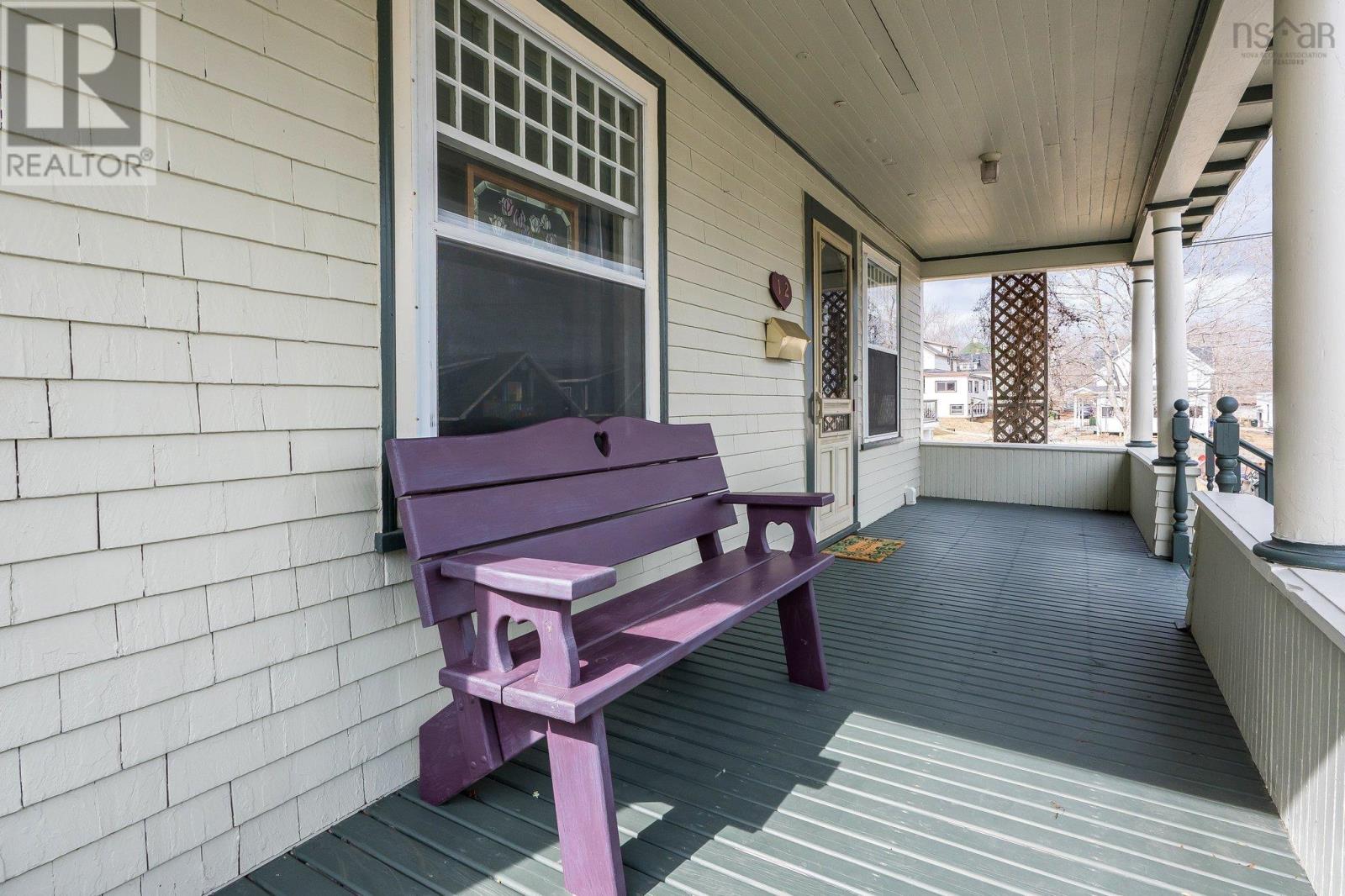 12 Prince Street, Bridgewater, Nova Scotia  B4V 1C6 - Photo 26 - 202505171