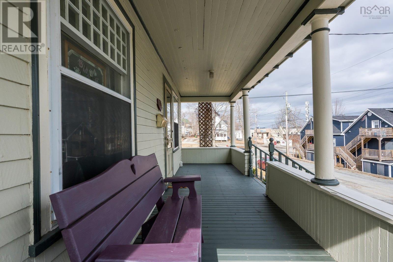 12 Prince Street, Bridgewater, Nova Scotia  B4V 1C6 - Photo 27 - 202505171