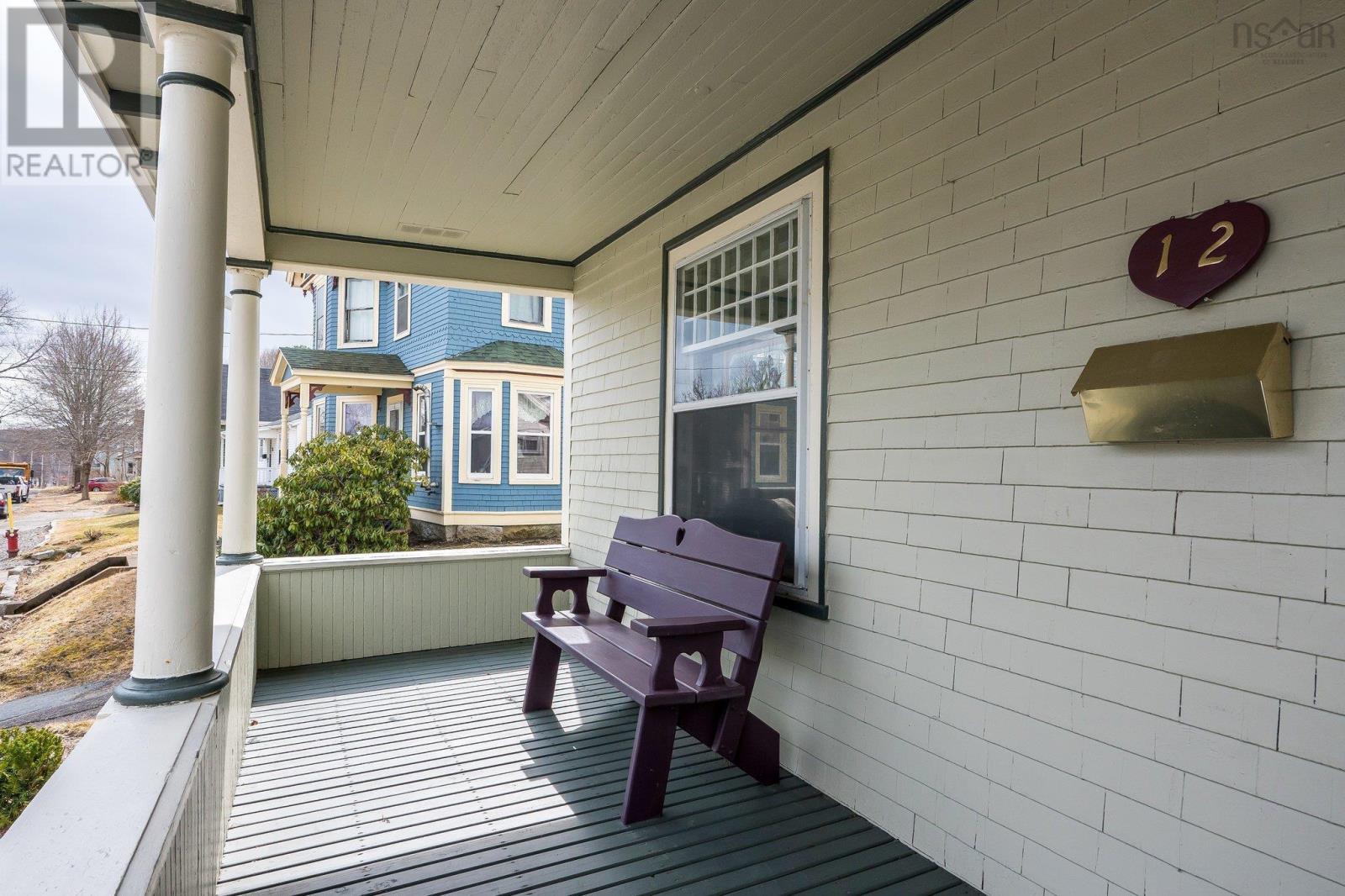 12 Prince Street, Bridgewater, Nova Scotia  B4V 1C6 - Photo 28 - 202505171