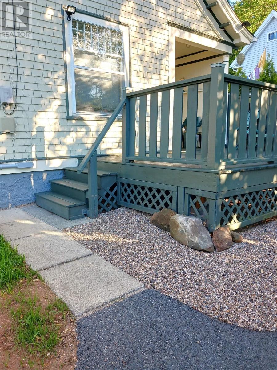 12 Prince Street, Bridgewater, Nova Scotia  B4V 1C6 - Photo 32 - 202505171