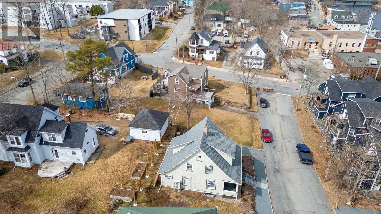 12 Prince Street, Bridgewater, Nova Scotia  B4V 1C6 - Photo 39 - 202505171